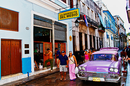DPH, Havana, Starobylé mesto, Ulica, staré auto, Bodeguita del Medio, Cestovanie