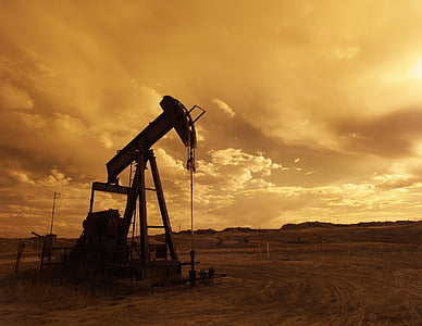 Öl Pumpe jack, Sonnenuntergang, Wolken, Silhouette, Energie, Industrie, Rig