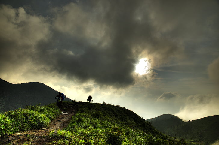 wugongshan, backpackers, sunset, dark clouds