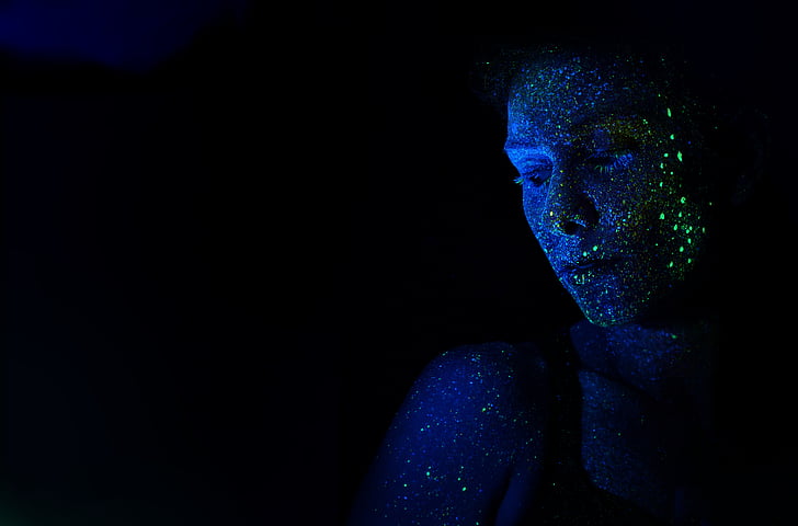 woman, illustration, glow, neon, dark, black background, futuristic