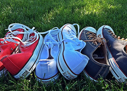 Juli 4, patriotik, kemerdekaan, sepatu kets, Chuck, Sepatu, rumput