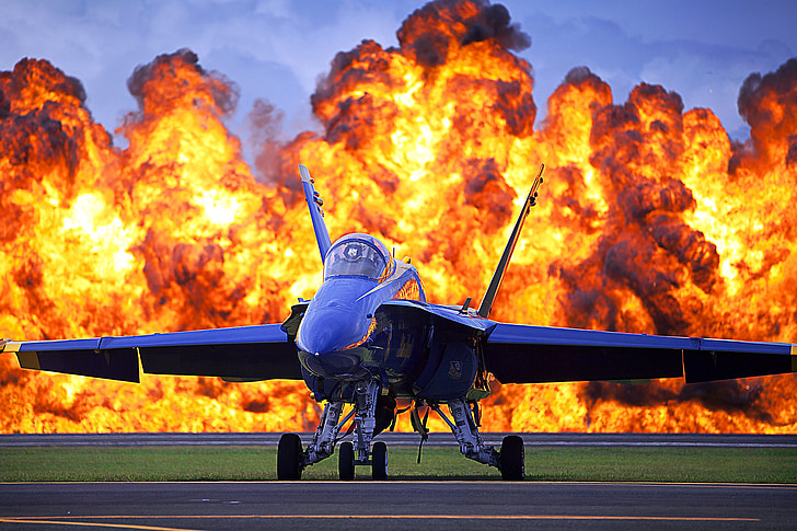 jet blue angels, militaire, mur de feu, spectacle aérien, piste, exposition, performances
