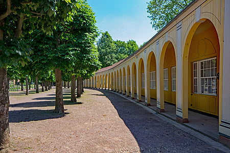 Kurpark, slabo lauchstädt, Goethe mesto, Saška-anhalt, Nemčija, arhitektura, zanimivi kraji