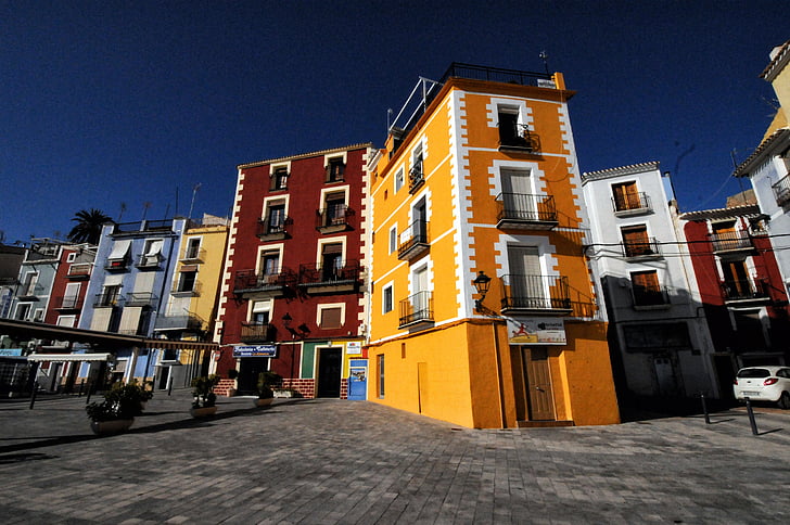 Villajoyosa, Spanyolország, Családi házak, homlokzatok, város, színek, Beach