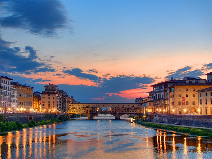 floden Arno, solnedgång, Ponte vecchio, reflektioner, vatten, moln, Sky