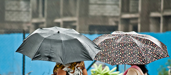 paraguas, lluvia, personas, tiempo en, protección, húmedo, mujeres
