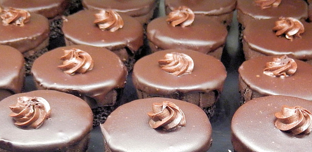 mini chocolate cakes, ganache, whipped cream topping, food, dessert, sweet Food, candy
