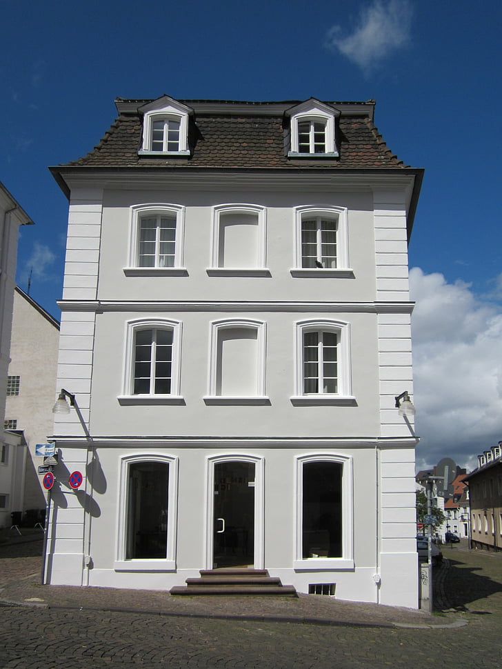 am schlossberg, Saarbrücken, huset, foran, fasade, eksteriør, inngangen
