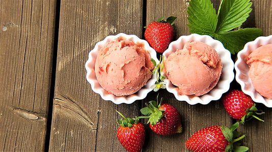 strawberry ice cream, strawberries, frisch, fruits, fruit, ripe, wood