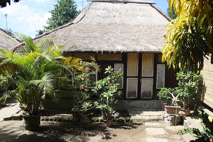 Indonézia, Lombok, Sade, falusi ház