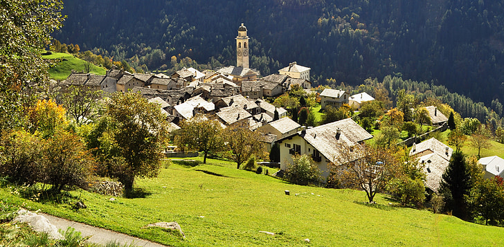 Soglio Zwitserland, Soglio, Swiss, kerk, berg, het platform, dorp