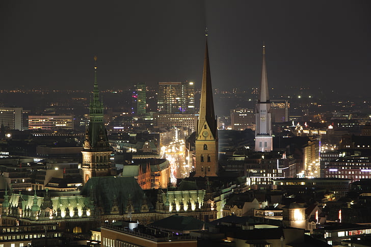 Hamburg, éjszaka, templom, hosszú expozíció, fények, utca-és városrészlet, építészet