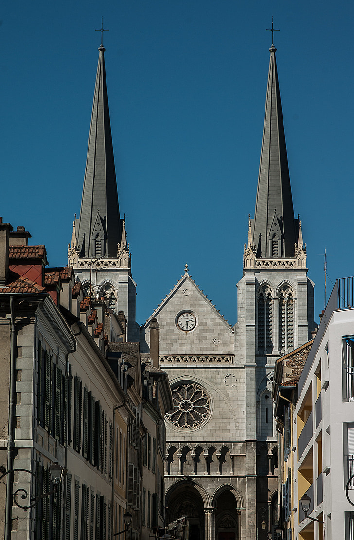 Prancūzija, Pau, bažnyčia, varpinės bokštas, rozetė