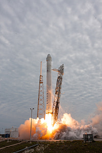lancement de fusée, SpaceX, Lift-off, lancement, flammes, propulsion, espace