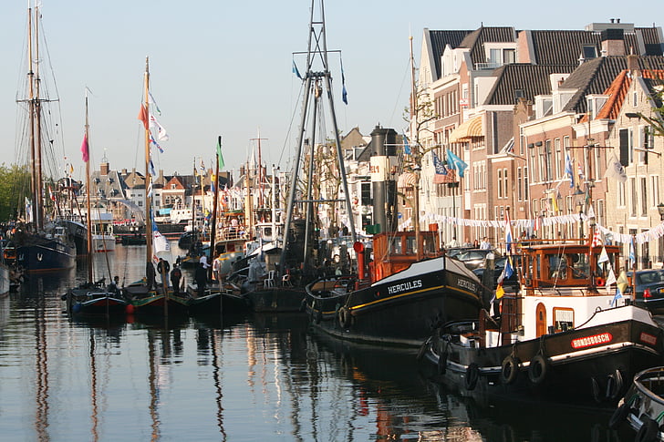 Maassluis, hamn, fartyg