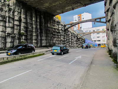 Most, Manizales, automobily