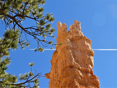 Bryce canyon, błękitne niebo, piesze wycieczki, Utah