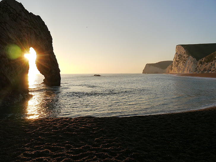 coastline, ocean, sea, island, outdoors, sunlight, horizon