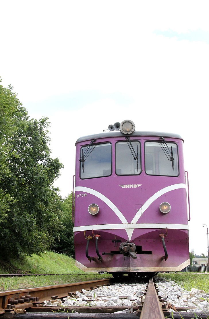 Locomotora diesel, sèrie T47, nova bystrice, via estreta, Locomotora, violeta, ample ferroviari mètric