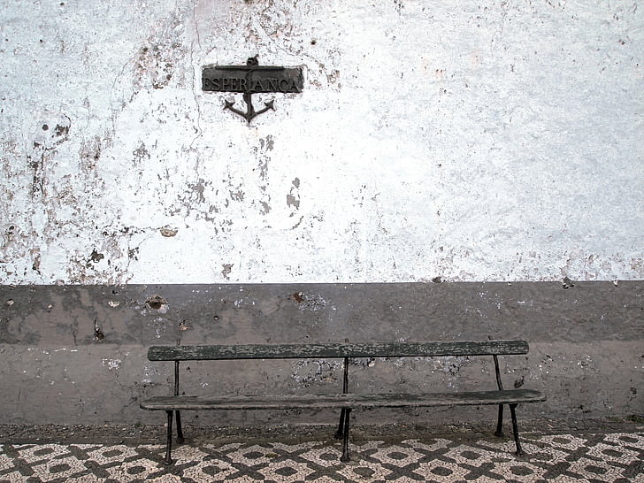 brown, bench, behind, concrete, wall, white, anchor