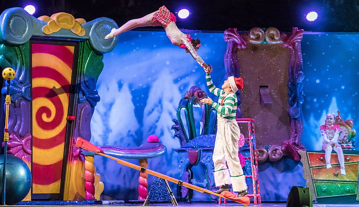 akrobaci, Cirque du soleil, Boże Narodzenie Pokaż, latający acrobat, Gaylord palms, Orlando, Florida