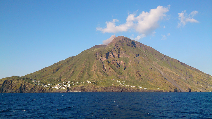 Stromboli, Liparų salos, vulkanas, aktyvus, lavos, Sicilija, Italija