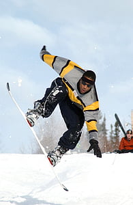 homme, en journée, neige, hiver, planche à neige, snowboarder, sport