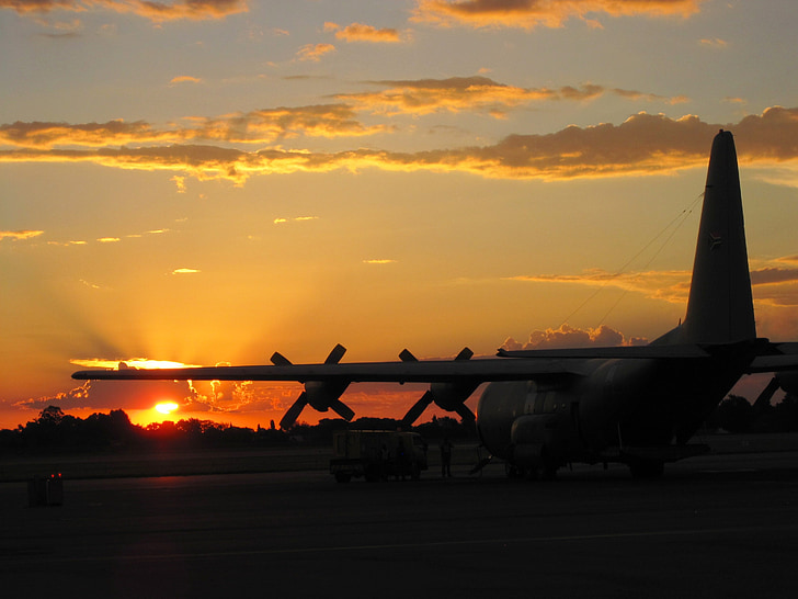 aerodrom, avion, zrakoplova, zalazak sunca, c-130, sumrak, propeleri