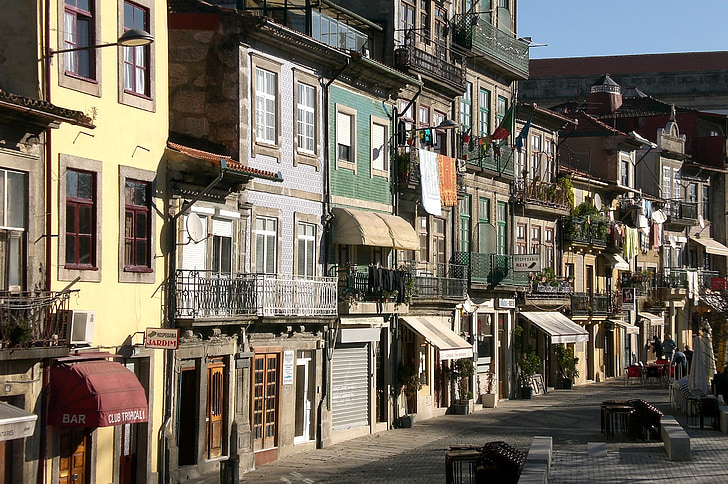 Portugal, Porto, gevel, oude stad, gevels van de huizen, Straat, het platform
