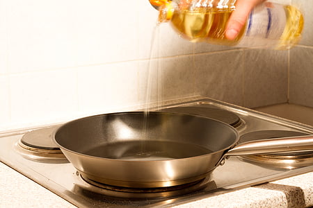 pan, oil, kitchen, heat, sear, cook, frying pan