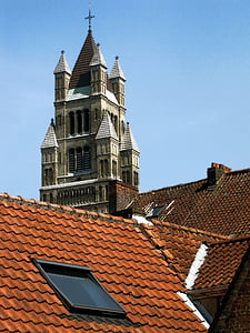templom tornya, tetőcserepek, tető, tetőablak, tetőcserép, Bruges, Belgium