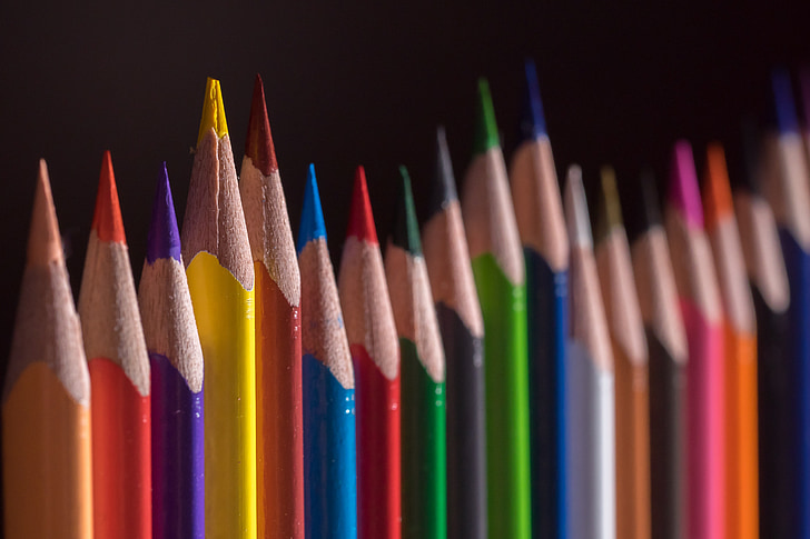 fargeblyanter, tre plugger, penner, fargerike, farge, maling, skolen