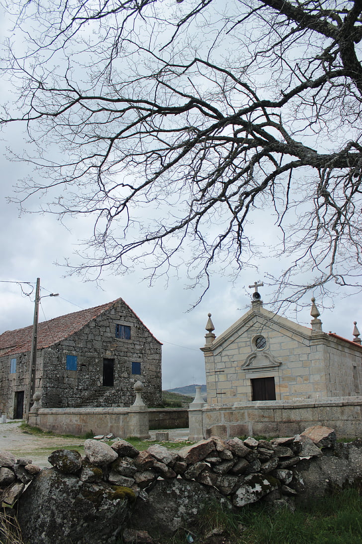 Chapelle, granit, village