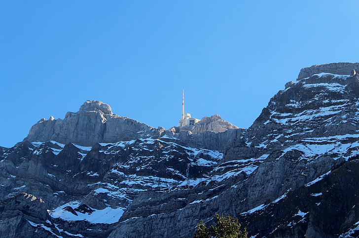 Säntis, csúcstalálkozó, hegyek, svájci Alpokban, hegyi állomás, cella tornyok, téli robbanás
