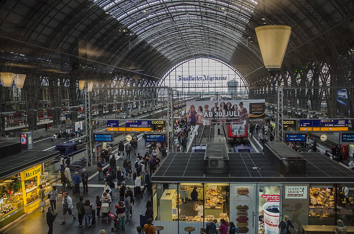 železniční stanice, Frankfurt Hlavní, platforma, DB, Deutsche bahn, ve vlaku, veřejné dopravní prostředky