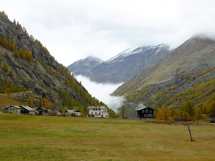 Itálie, údolí Aosta, Aosta, Gran paradiso, Národní park, podzim, mlha