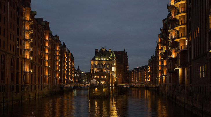 Hamburg, város, éjszaka, fények, éjszakai fotózás, hosszú expozíció, Speicherstadt