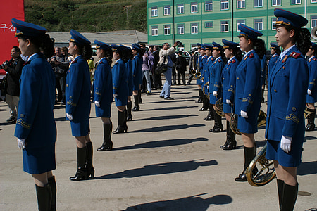 desfile, mujeres, Corea del norte, música