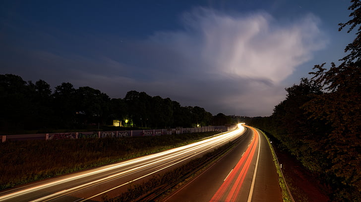 l'autopista, a la nit, exposició prolongada, trànsit, llums, Centre d'atenció, carretera