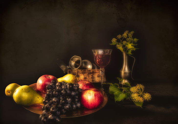 vēl lifes, augļi, bumbieri, āboli, vīnogas, glāzi vīna, krūka