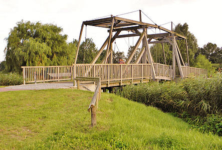 Pakeliamasis tiltas, tiltas, medinis tiltas, antikvariniai, – Ueckermünde, lauke, Gamta