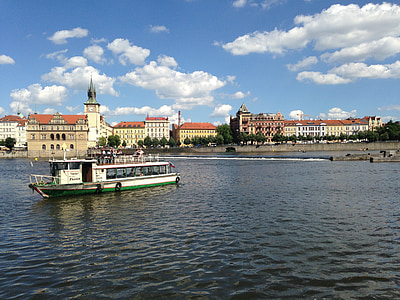 Прага, Вълтава, параход, река, архитектура, Европа, градски пейзаж