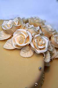 gâteau, gâteau de mariage, pâte d’amande, décoration de la pâte d’amande, roses de massepain, ornement, sucre