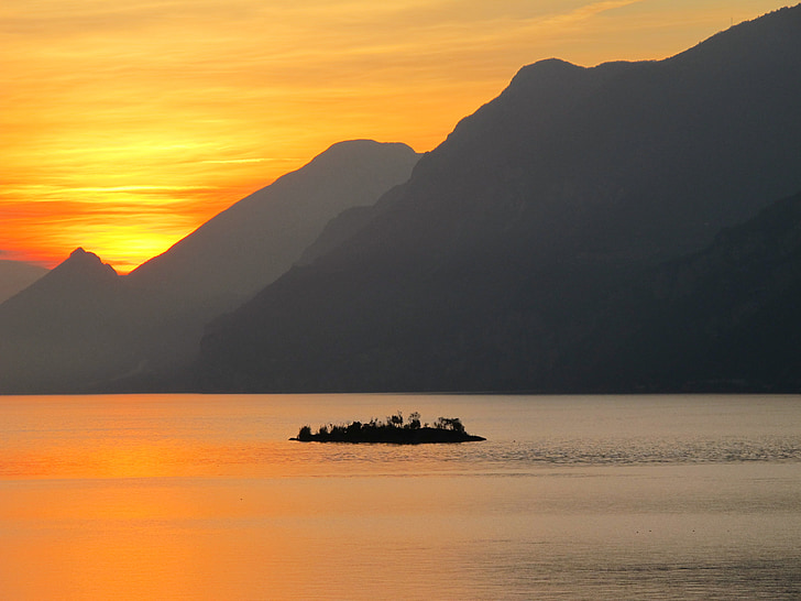 Lago de garda, puesta de sol, Lago, Italia, Isla