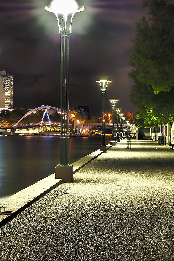 Melbourne, cidade, trilha, à noite, cena urbana, luz de rua, iluminado