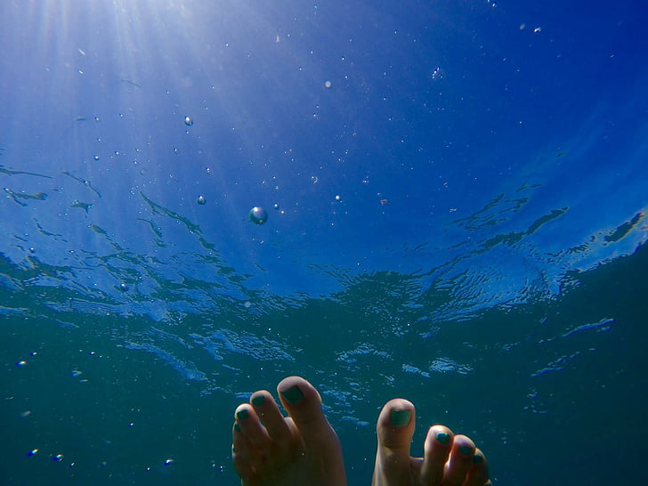 bawah air, kaki, air, sinar matahari, berenang