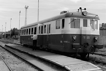 oude trein, Praag, Tsjechische Republiek, spoorweg track, trein, vervoer, station