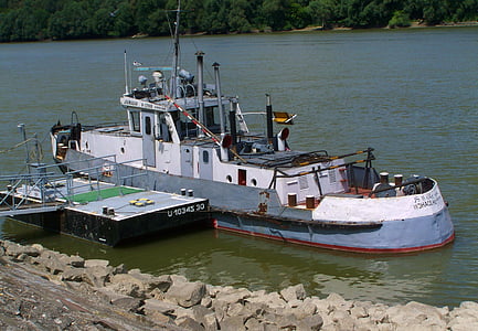 gammel båd, lille skib, Donau, Mohács