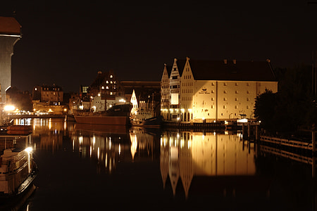 Polonia, Pomerania, Gdańsk, casco antiguo, noche, ciudad