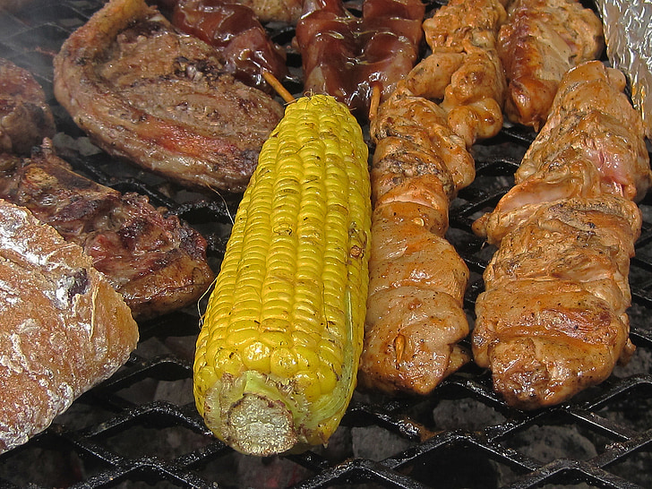 kukurūzas un gaļu uz ugunskura, kukurūza, dzeltena, Corn par vālīšu, gaļa, sosaties, pārtika
